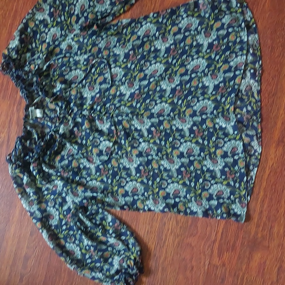 Old Navy blouse‎ - Picture 2 of 8